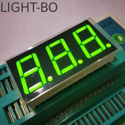 Υπερφωτεινή λευκή γκρι επιφάνεια LED οθόνη 7 τμημάτων 3 ψηφίων 14,2 mm κοινό κάθοδο για ελεγκτή θερμοκρασίας